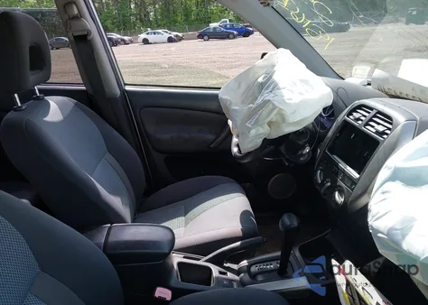 2005 Toyota Rav4 from USA, damaged, VIN JTEHD20V356041009